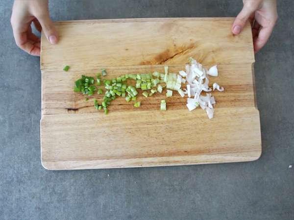 Okonomiyaki - ιαπωνική ομελέτα - Προετοιμασία βήμα 2