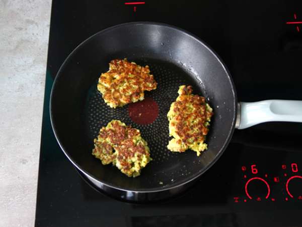 Κουνουπίδι με κάρυ και μπρόκολο patties - Προετοιμασία βήμα 4