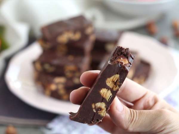 Hazelnut fudge - Τετράγωνα σοκολάτας και φουντουκιού - Προετοιμασία βήμα 4