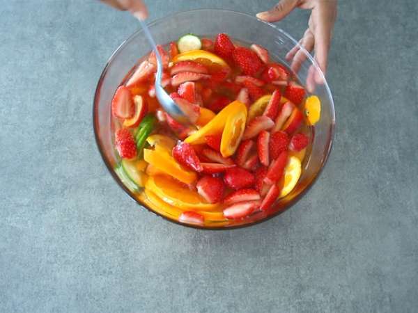 Sangria με λευκό κρασί - White Sangria - Προετοιμασία βήμα 4
