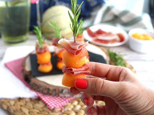 Κεμπάπ απεριτίφ με πεπόνι, ζαμπόν και δεντρολίβανο - Προετοιμασία βήμα 4
