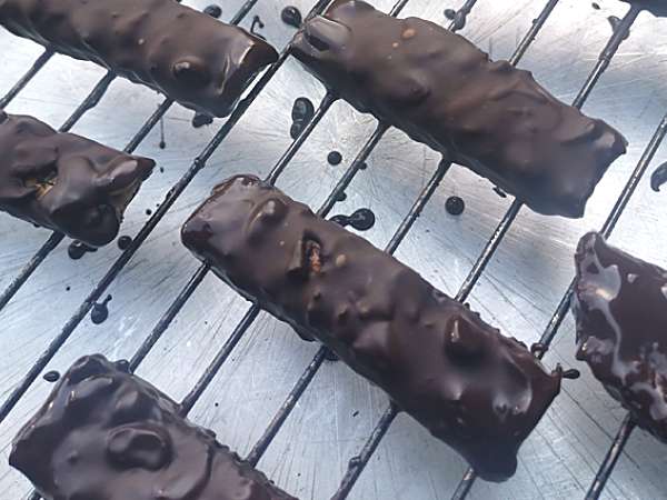 Vegan και χωρίς γλουτένη σπιτικές μπάρες Snickers - Προετοιμασία βήμα 9