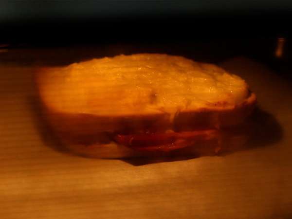 Gourmet croque-monsieur με σάλτσα μπεσαμέλ - Προετοιμασία βήμα 4