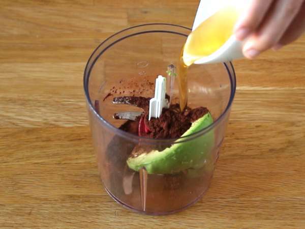 Brownie με αβοκάντο και σοκολάτα χωρίς βούτυρο - χωρίς λακτόζη - Προετοιμασία βήμα 4