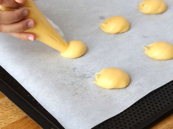 Chouquettes, choux με μαργαριταρένια ζάχαρη - Προετοιμασία βήμα 3