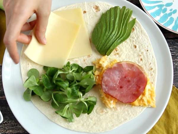 Φρυγανισμένο wrap σε στυλ δεκατιανού - Tortilla Wrap Hack - Προετοιμασία βήμα 3