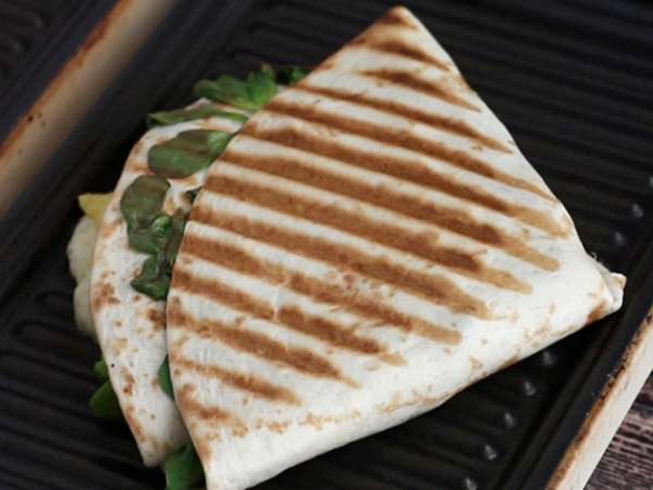 Φρυγανισμένο wrap σε στυλ δεκατιανού - Tortilla Wrap Hack - Προετοιμασία βήμα 6