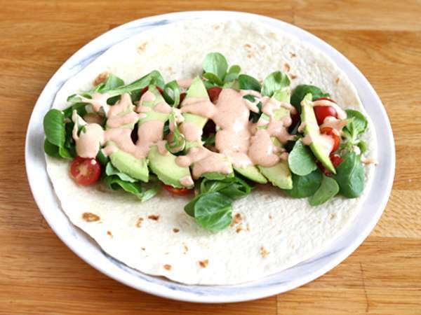 Σάντουιτς wrap με Chorizo, αβοκάντο και ντομάτα - Προετοιμασία βήμα 2