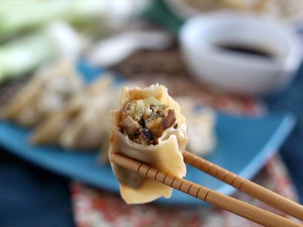 Gyozas με κοτόπουλο, καρότα και μανιτάρια - Προετοιμασία βήμα 12