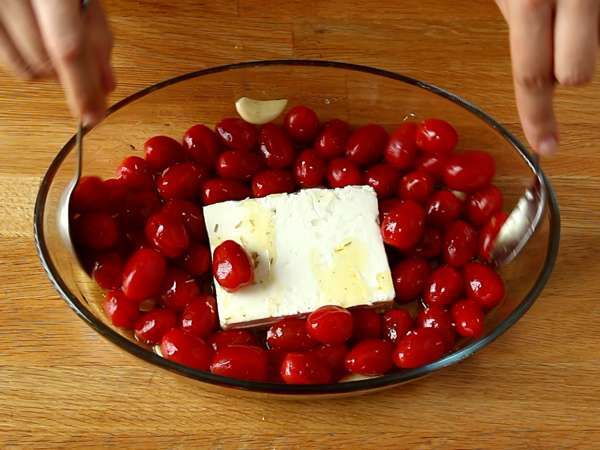Ταλιατέλες με ντοματίνια φέτας - ζυμαρικά με φέτα στο φούρνο - Προετοιμασία βήμα 3