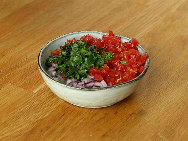 Pico de gallo και σπιτικά τσιπς τορτίγια - Προετοιμασία βήμα 1