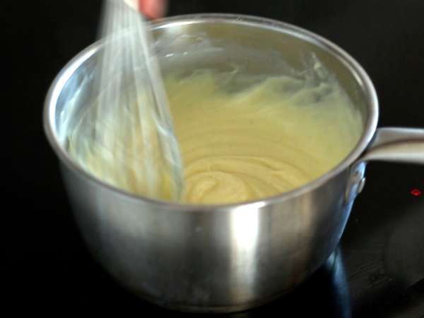 Twists σφολιάτας με κρέμα ζαχαροπλαστικής βανίλιας - Προετοιμασία βήμα 3