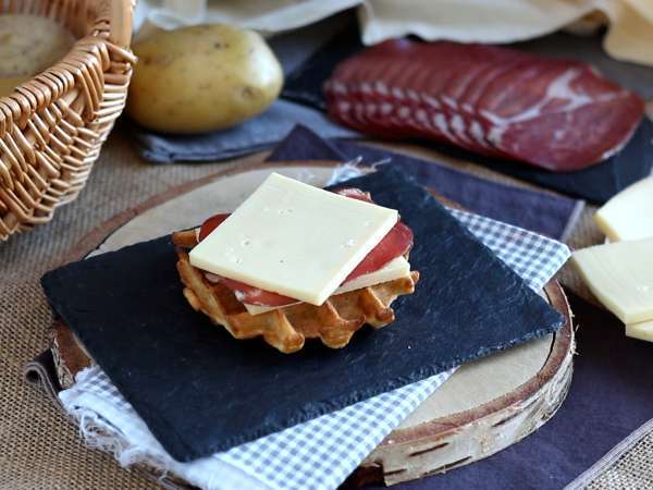 Σάντουιτς με βάφλα πατάτας και raclette, το απόλυτο comfort food - Προετοιμασία βήμα 7
