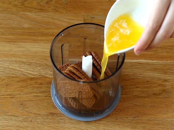 Τυρόπιτες χωρίς ψήσιμο με μπισκότα speculoos - Προετοιμασία βήμα 1