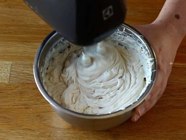 Τυρόπιτες χωρίς ψήσιμο με μπισκότα speculoos - Προετοιμασία βήμα 3