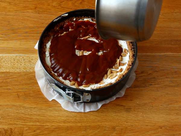 Extra-gourmand τυρόπιτα τύπου Snickers - Προετοιμασία βήμα 7