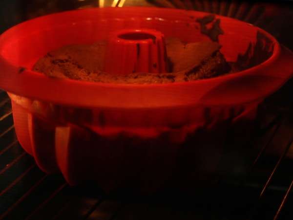 Halloween Bundt cake, το λαχταριστό κέικ σοκολάτας bundt cake - Προετοιμασία βήμα 5