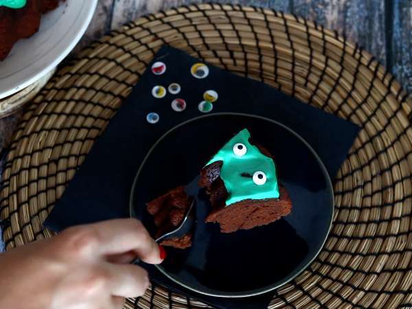 Halloween Bundt cake, το λαχταριστό κέικ σοκολάτας bundt cake - Προετοιμασία βήμα 8