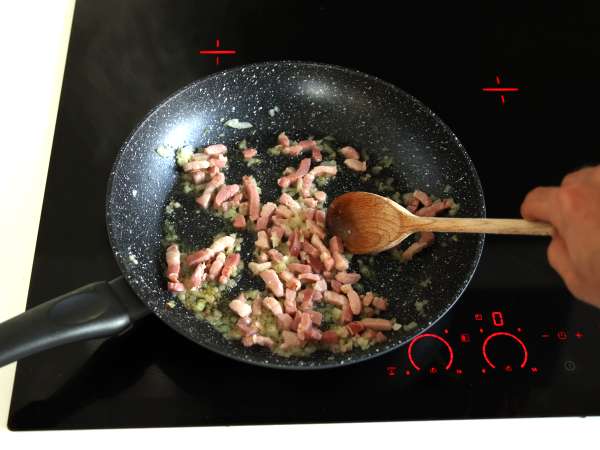 Pasta alla boscaiola, το ιδανικό πρώτο πιάτο για το φθινόπωρο και το χειμώνα - Προετοιμασία βήμα 2