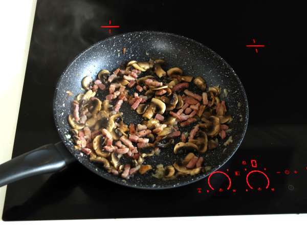 Pasta alla boscaiola, το ιδανικό πρώτο πιάτο για το φθινόπωρο και το χειμώνα - Προετοιμασία βήμα 3