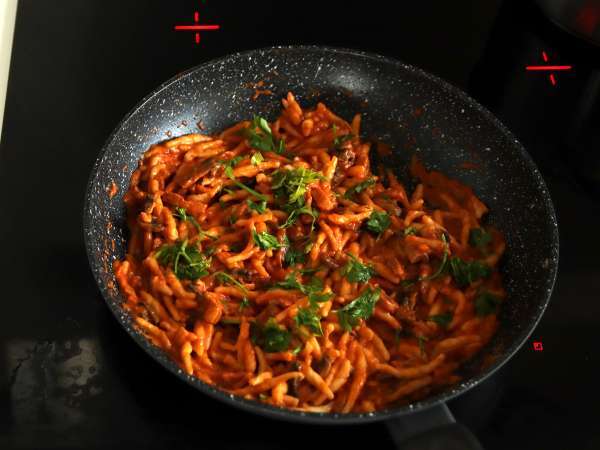 Pasta alla boscaiola, το ιδανικό πρώτο πιάτο για το φθινόπωρο και το χειμώνα - Προετοιμασία βήμα 7