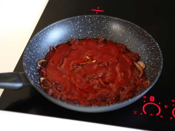 Ζυμαρικά με 'Nduja, ένα εύκολο στην παρασκευή πιάτο ζυμαρικών από την Καλαβρία - Προετοιμασία βήμα 4