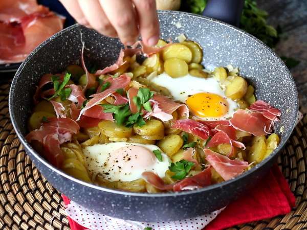 Huevos rotos, η πανεύκολη ισπανική συνταγή με βάση τις πατάτες και τα αυγά - Προετοιμασία βήμα 5