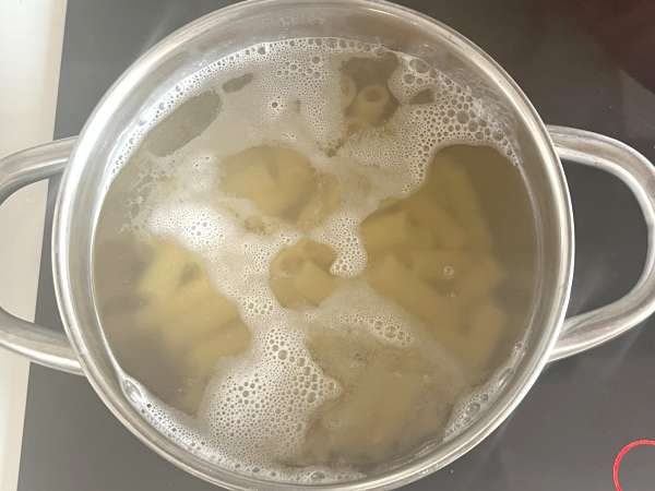 Pasta Siciliana με μελιτζάνα, η εύκολη και ελαφριά εκδοχή - Pasta alla Norma - Προετοιμασία βήμα 5