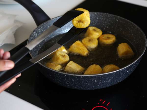 Patacones, κολομβιανό τοστ με γουακαμόλε και ντομάτες - Προετοιμασία βήμα 8