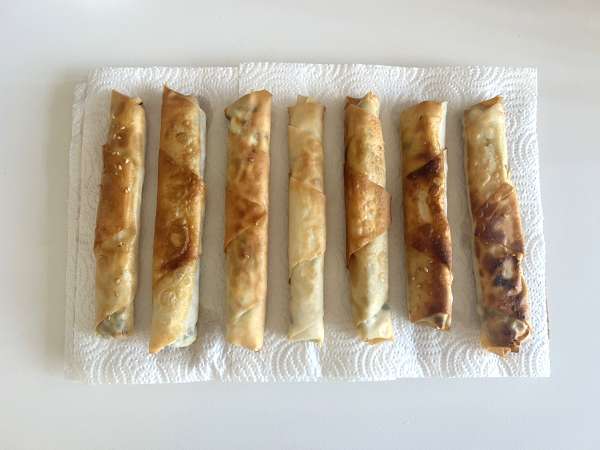 Börek με φέτα και μαϊντανό - Προετοιμασία βήμα 4