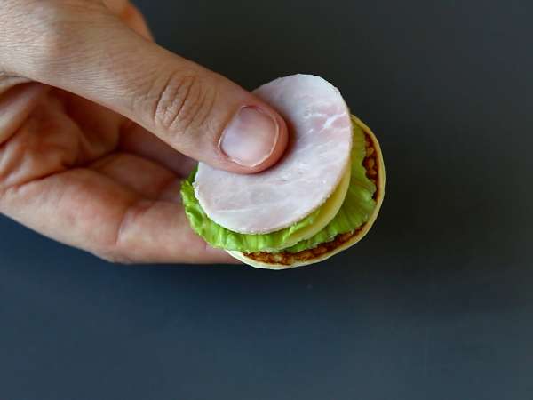 Πιατέλα Blini με γέμιση, το τέλειο ποικίλο απεριτίφ για την εορταστική περίοδο - Προετοιμασία βήμα 1
