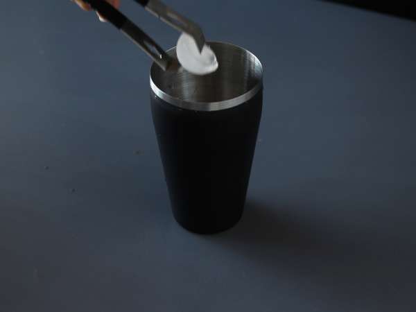 Espresso Martini, το τέλειο κοκτέιλ για τους λάτρεις του καφέ - Προετοιμασία βήμα 3