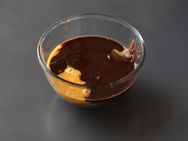 EXTRA FONDANT κέικ με κρέμα σοκολάτας και κάστανο με μόλις 4 υλικά - Προετοιμασία βήμα 1