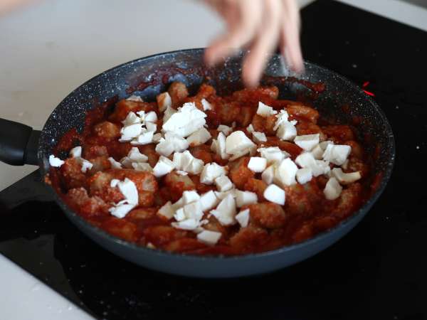 Gnocchi alla Sorrentina στο τηγάνι: η γρήγορη και πικάντικη συνταγή που όλοι αγαπούν! - Προετοιμασία βήμα 9
