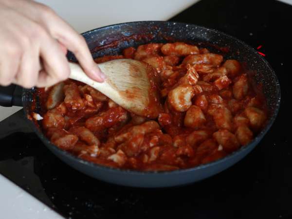Gnocchi alla Sorrentina στο τηγάνι: η γρήγορη και πικάντικη συνταγή που όλοι αγαπούν! - Προετοιμασία βήμα 10