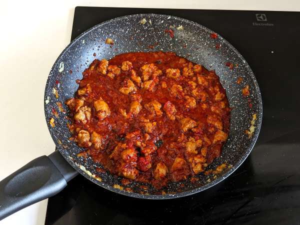 Ριζότο 'nduja και λουκάνικο, ένα πρώτο πιάτο με έντονη γεύση - Προετοιμασία βήμα 3
