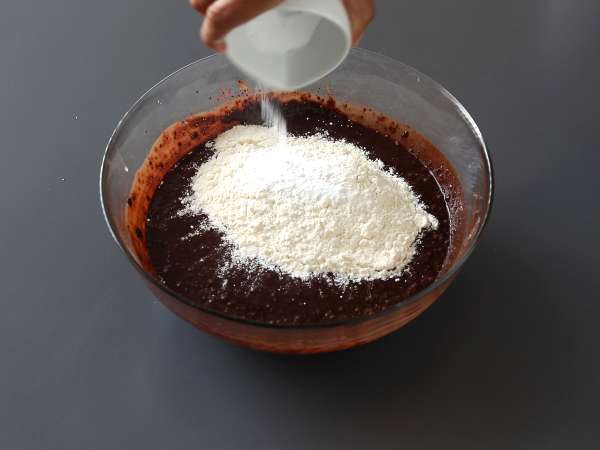 Αφράτο κέικ Nega Maluca με γλάσο brigadeiro - Προετοιμασία βήμα 3