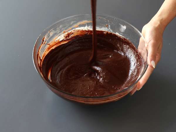 Αφράτο κέικ Nega Maluca με γλάσο brigadeiro - Προετοιμασία βήμα 4
