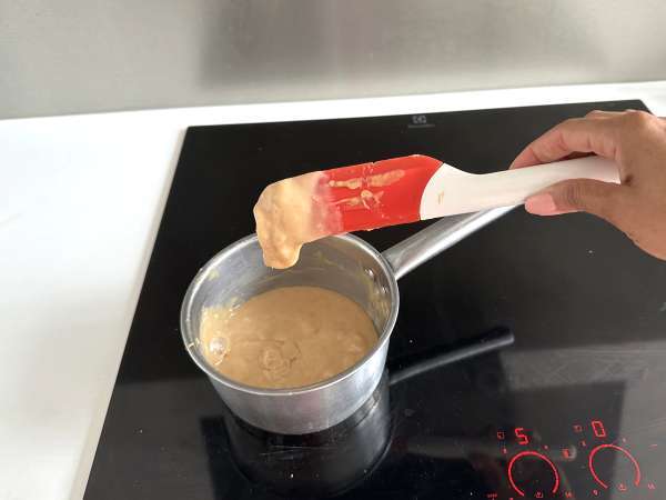 Brigadeiro φιστικιών, ένα νόστιμο βραζιλιάνικο γλυκό - Προετοιμασία βήμα 2