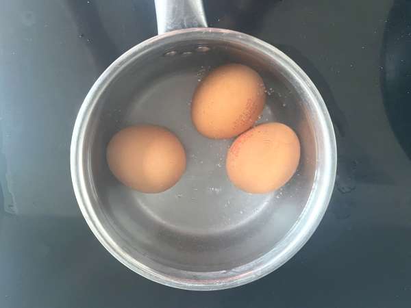 Tamago sando: το διάσημο ιαπωνικό σάντουιτς με αυγό που συναντάτε στο konbini! - Προετοιμασία βήμα 1
