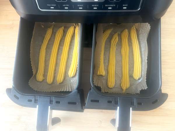 Churros μαγειρεμένα στη φριτέζα αέρος - Προετοιμασία βήμα 6