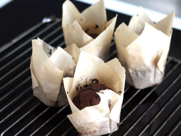Τα καλύτερα muffins σοκολάτας: τεράστια και υγρά - Προετοιμασία βήμα 10
