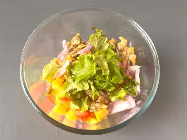 Ceviche με κονσερβοποιημένα κοκοράκια - Προετοιμασία βήμα 3