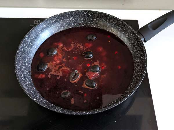 Spaghetti al fuoco di Bacco: ζυμαρικά με κόκκινο κρασί για να φέρετε κάτι ξεχωριστό στο τραπέζι - Προετοιμασία βήμα 1
