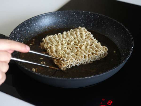 Πώς να μαγειρέψετε buldak habanero lime noodles, συνταγή με μαριναρισμένο κοτόπουλο! - Προετοιμασία βήμα 9