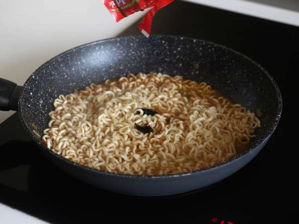 Πώς να μαγειρέψετε buldak habanero lime noodles, συνταγή με μαριναρισμένο κοτόπουλο! - Προετοιμασία βήμα 11