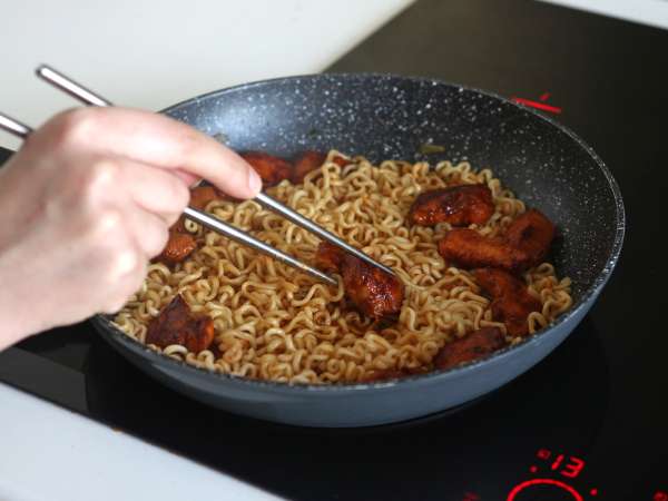 Πώς να μαγειρέψετε buldak habanero lime noodles, συνταγή με μαριναρισμένο κοτόπουλο! - Προετοιμασία βήμα 12
