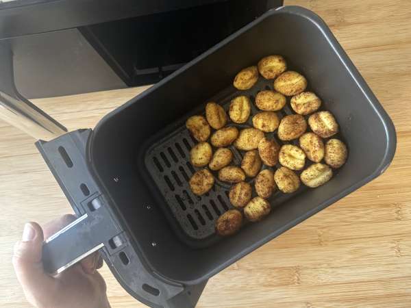 Νιόκι με airfryer: μια συνταγή για επιδόρπιο κανέλας που πρέπει να απολαύσετε! - Προετοιμασία βήμα 3
