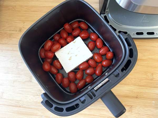 Ψητά νιόκι φέτας στο Airfryer, ένα σούπερ γρήγορο πιάτο με ντοματίνια και φέτα! - Προετοιμασία βήμα 1