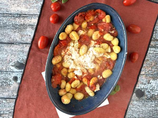 Ψητά νιόκι φέτας στο Airfryer, ένα σούπερ γρήγορο πιάτο με ντοματίνια και φέτα! - Προετοιμασία βήμα 5